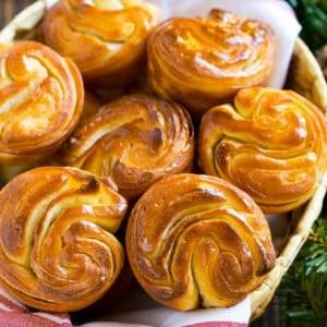 Butterflockenbrötchen.