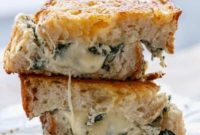 Creamy Spinach and Ricotta Grilled Cheese