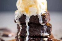 Fudgy Keto Zucchini Brownies