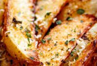 Oven-Roasted Crispy Garlic Potato Wedges