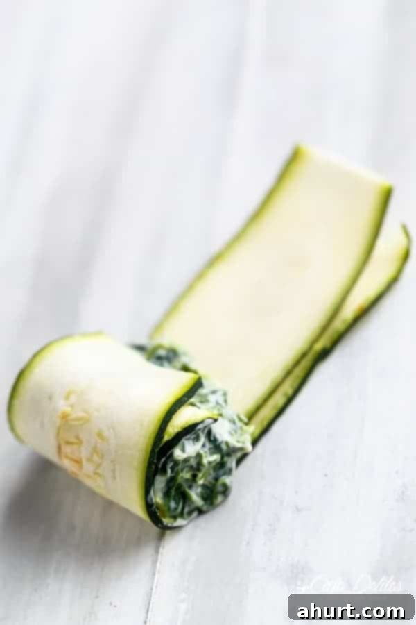 Raw rolling of Spinach and Ricotta Zucchini Cannelloni 