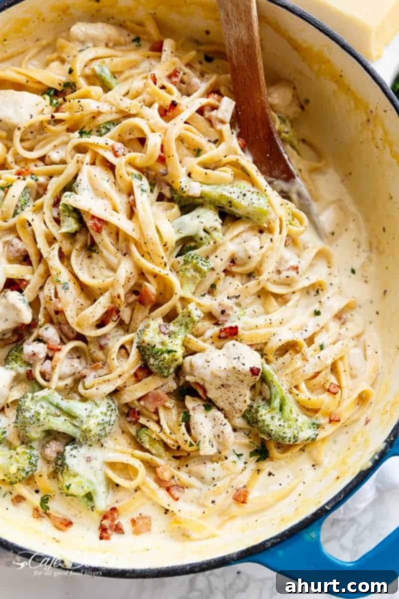 Easy One Pot Chicken Bacon Fettuccine Alfredo 12 Skinny ONE POT Chicken Bacon Fettuccine Alfredo with NO HEAVY CREAM, butter or flour! Delicious and creamy pasta dish.