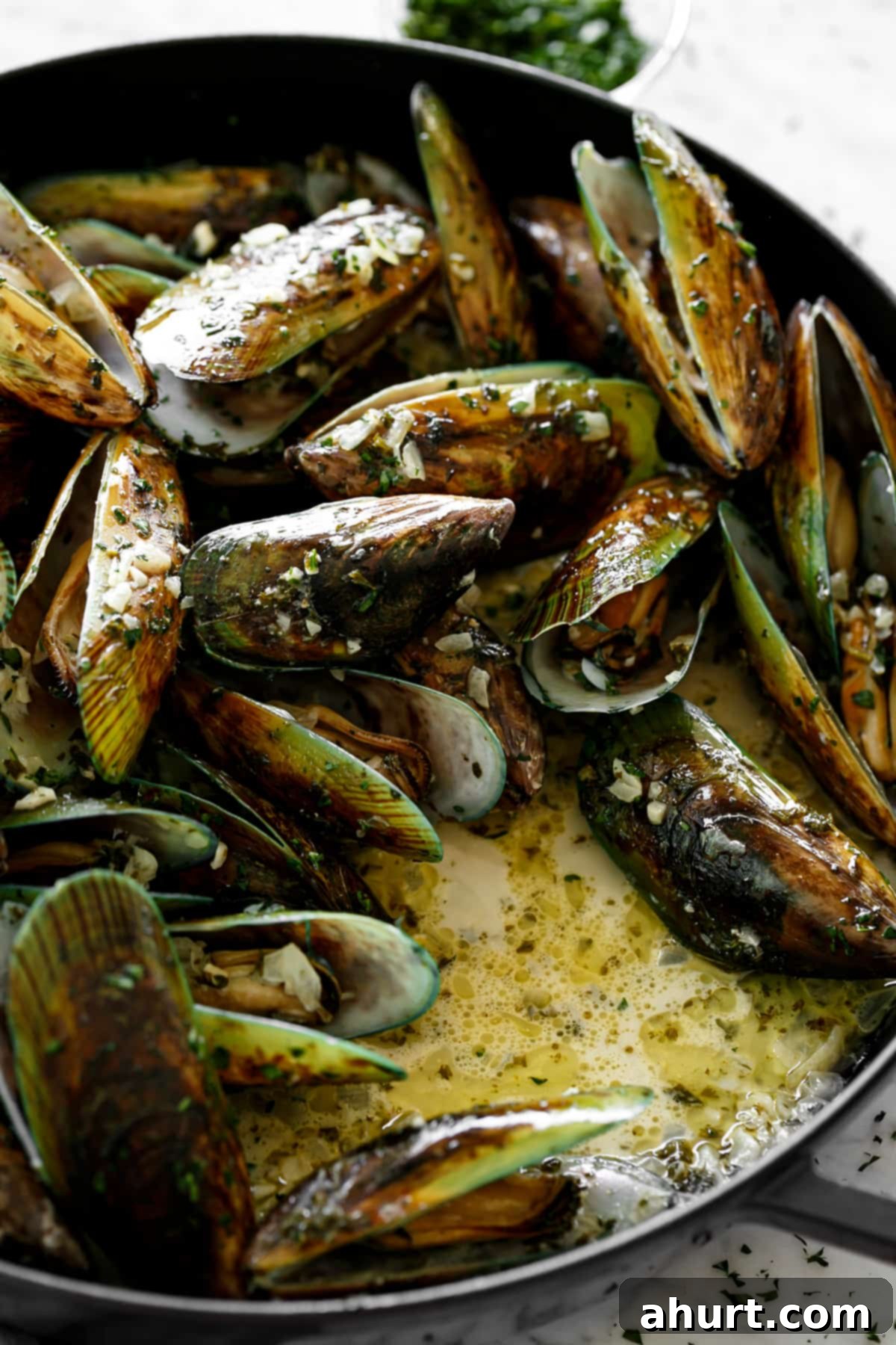 Moules Marinières French Bistro Classic 8 Spicy French Steamed Mussels
